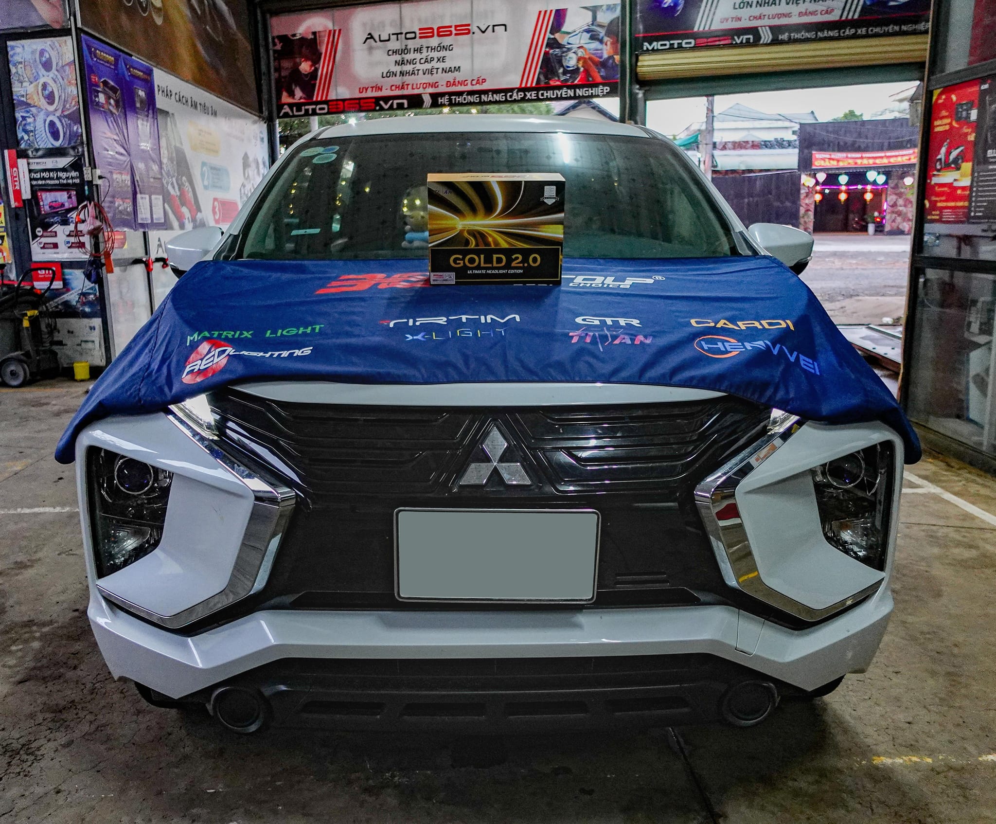 Mitsubishi Xpander độ đèn Bi LED Titan Gold 2.0